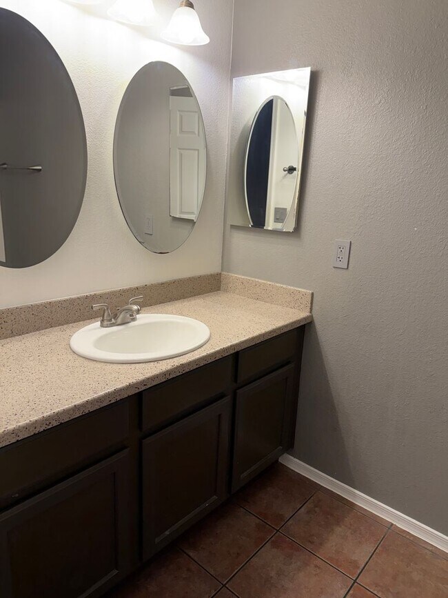 Foto del edificio - East Mesa Gated Community with Pool and Hot Tub