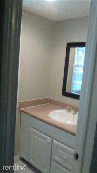 Building Photo - 398 Shagbark Dr