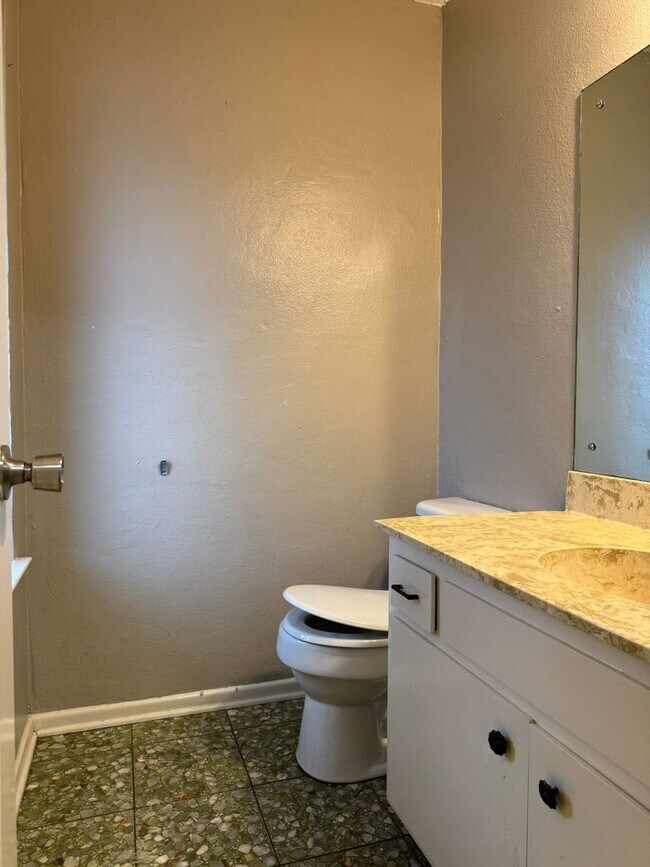 Foto del edificio - 11814 Song St