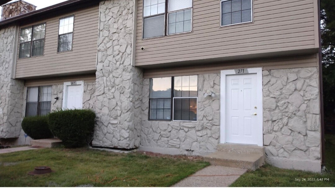 189 Northport Hills Dr Unit 189, Florissant, MO 63033 Condo for Rent