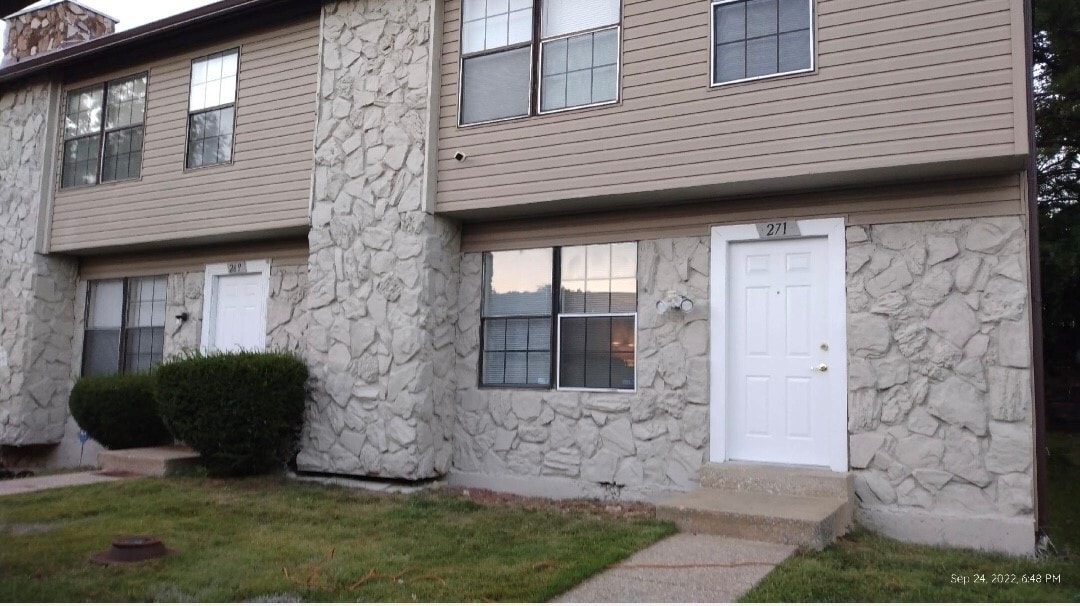 189 Northport Hills Dr Unit 189, Florissant, MO 63033 Condo for Rent