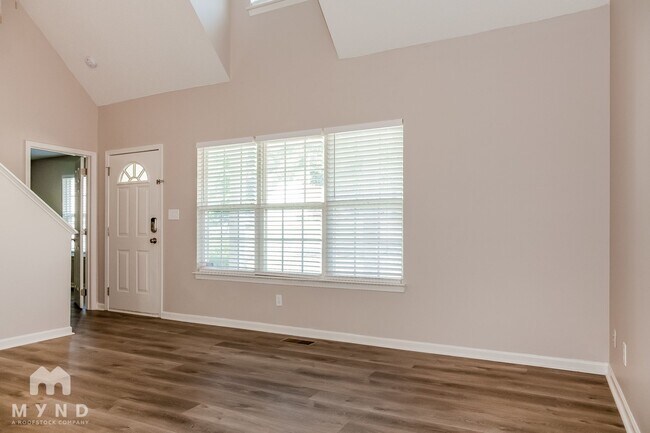 Building Photo - 5908 Riana Way