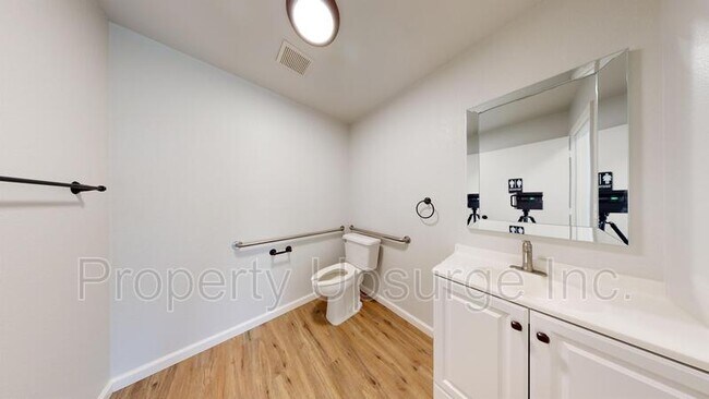 Foto del edificio - 3462 Bechelli Ln