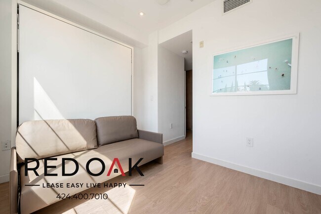 Foto del edificio - 11649 Mayfield Ave