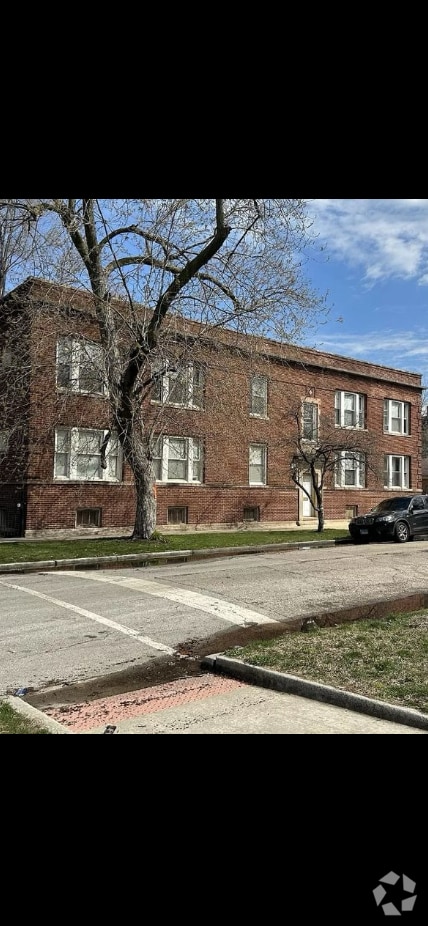 Building Photo - 1504 E 74th Pl