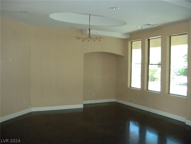 Building Photo - 5561 Notte Pacifica Way