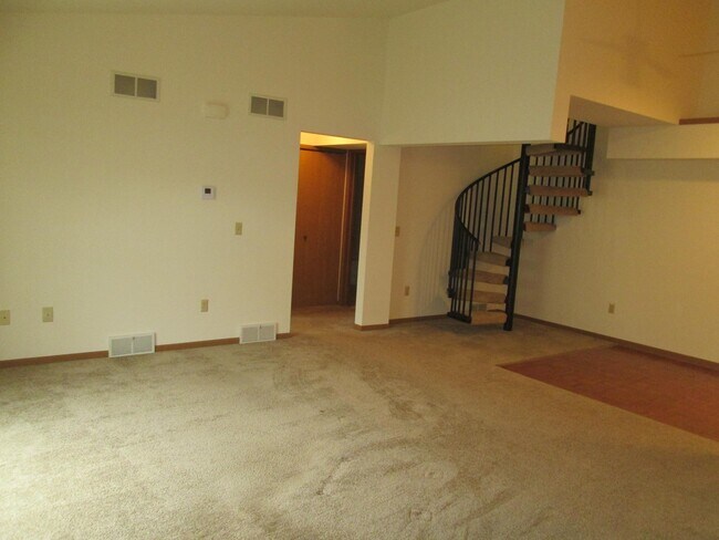 Building Photo - 5022 Paulson Ct