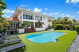 Building Photo - 6850 Sunrise Terrace