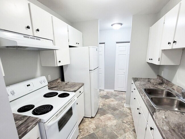 Building Photo - Dineen Place Apartments