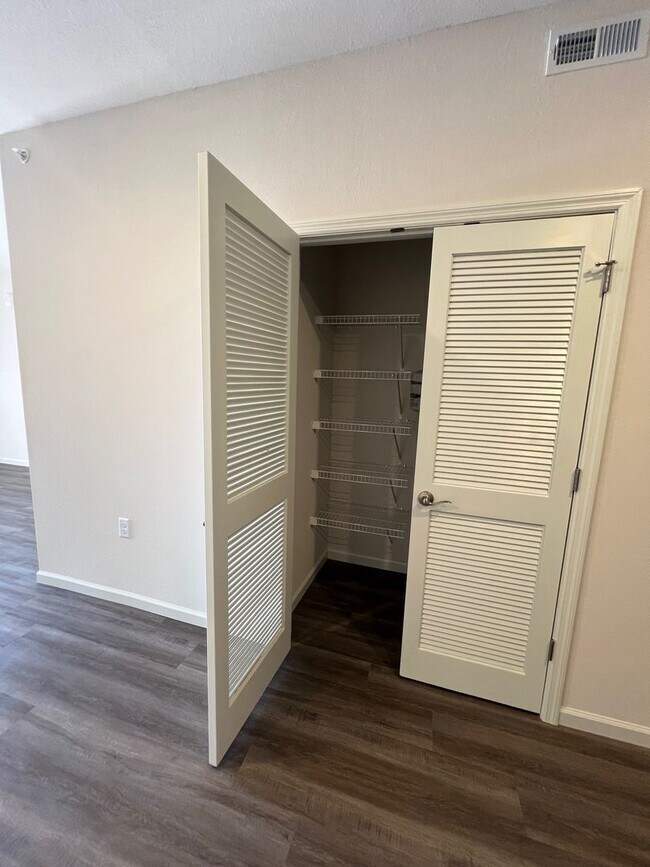 Foto del edificio - NEW ADA ACCESSIBLE UNIT!