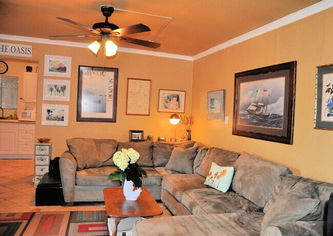 Living Room - 12207 Addison St