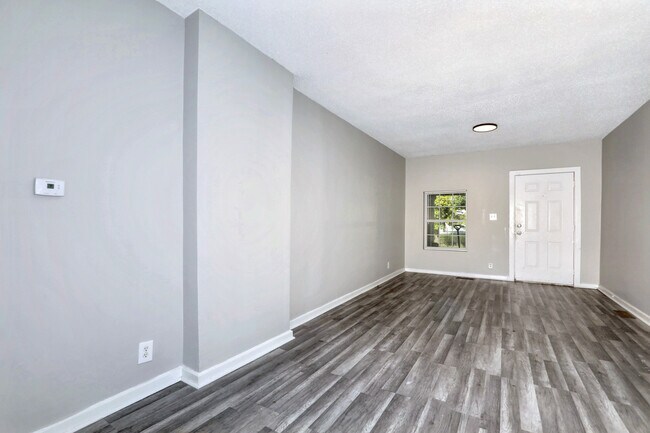 Foto del edificio - 414 N Temple Ave