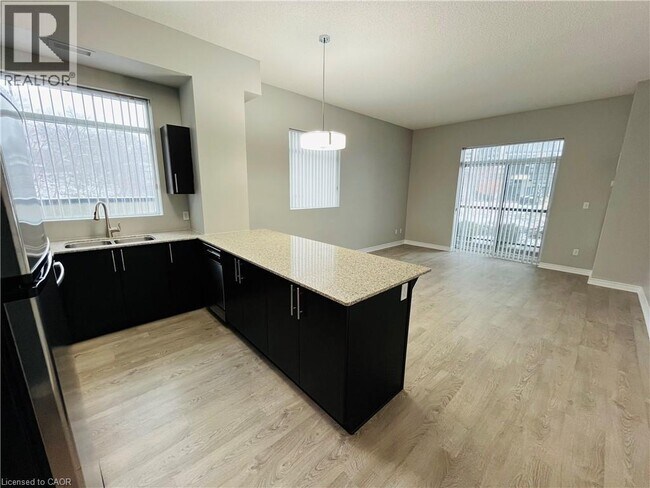 Building Photo - 170 Water St N