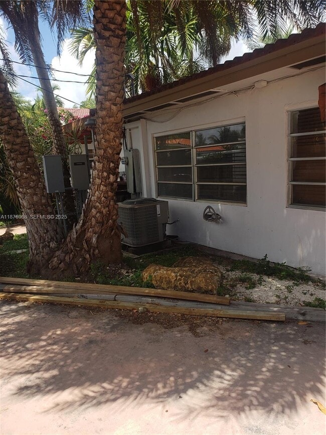 Foto del edificio - 1997 SW 17th Ct