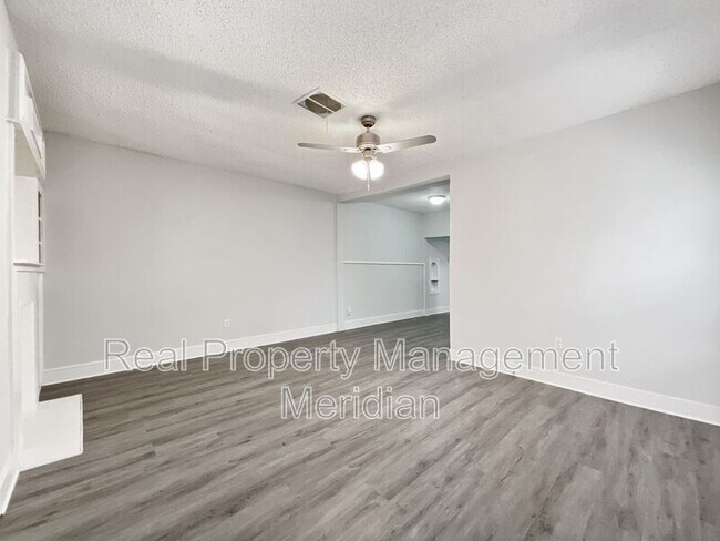 Foto del edificio - 2204 Berwick Ave
