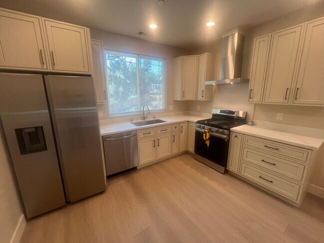 Building Photo - Be the very first to live in this gorgeous, newly constructed 2-bed, 2-bath accessory dwelling un...