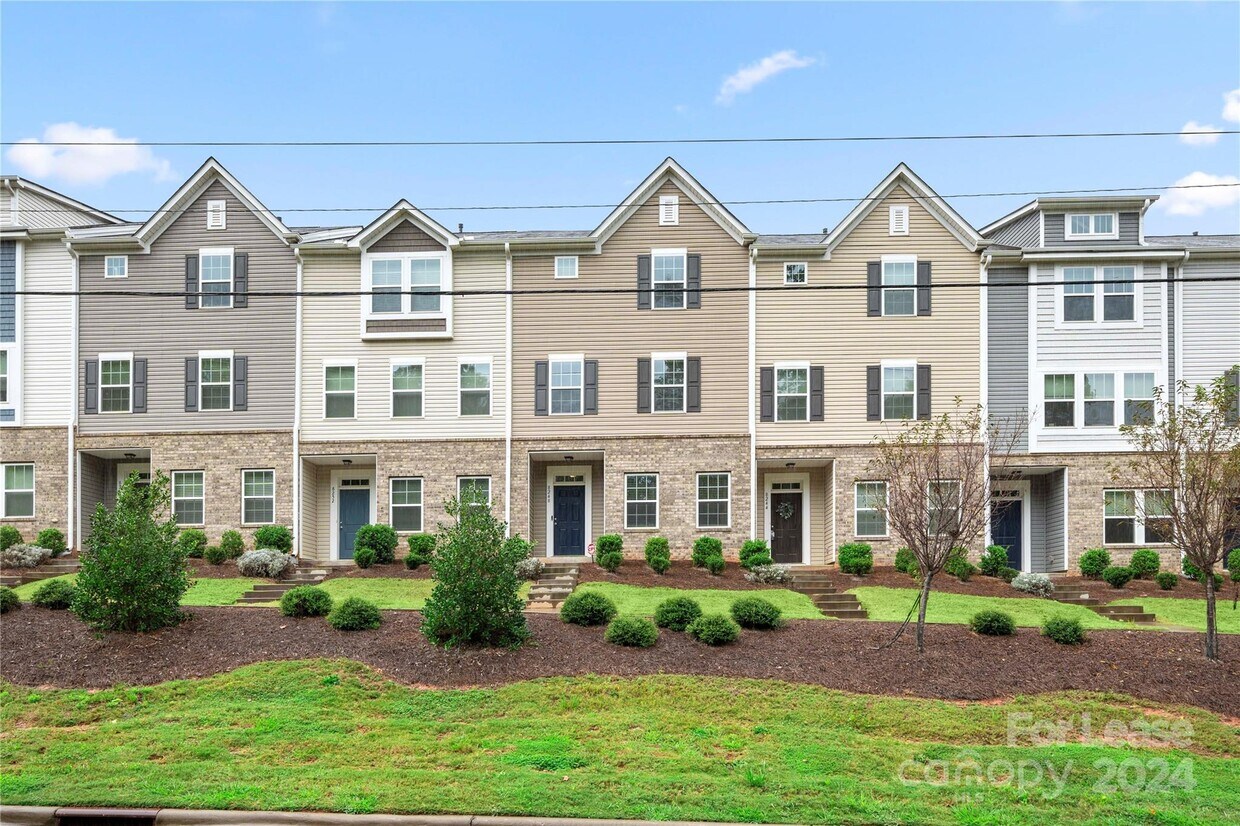Foto principal - 8248 Waxhaw Hwy