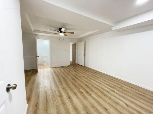 Building Photo - 1051 Dubois St