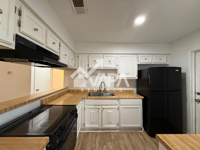 Foto del edificio - 6507 Ridge Peak Dr