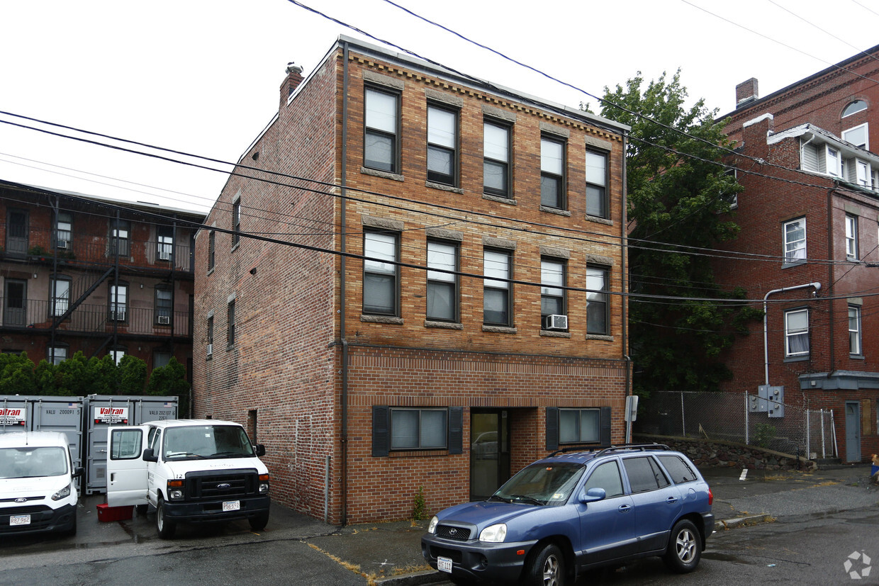 Building Photo - Winnisimmet Street