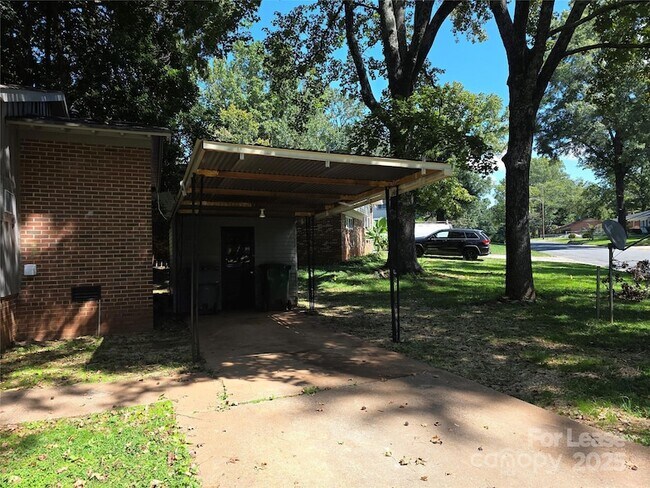 Foto del edificio - 501 Candystick Ln