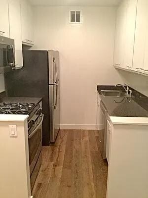 Foto del edificio - 560 W 43rd St