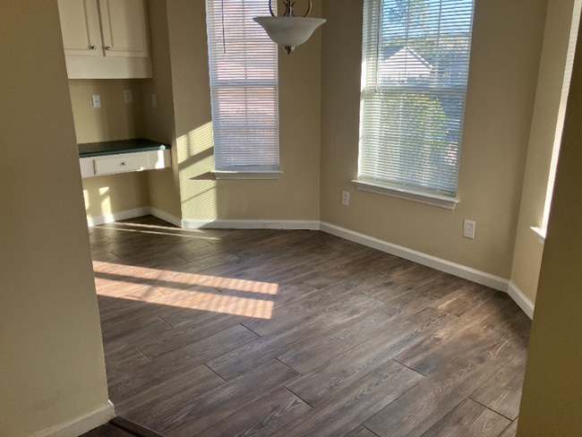 Foto del edificio - 701 Glenarthur Dr