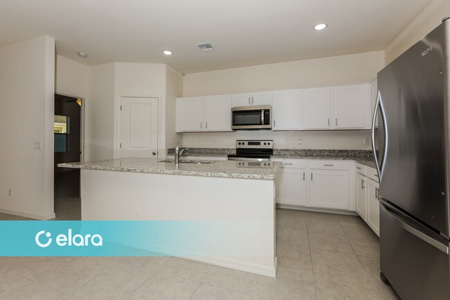 Building Photo - 18405 N Los Gabrieles Way