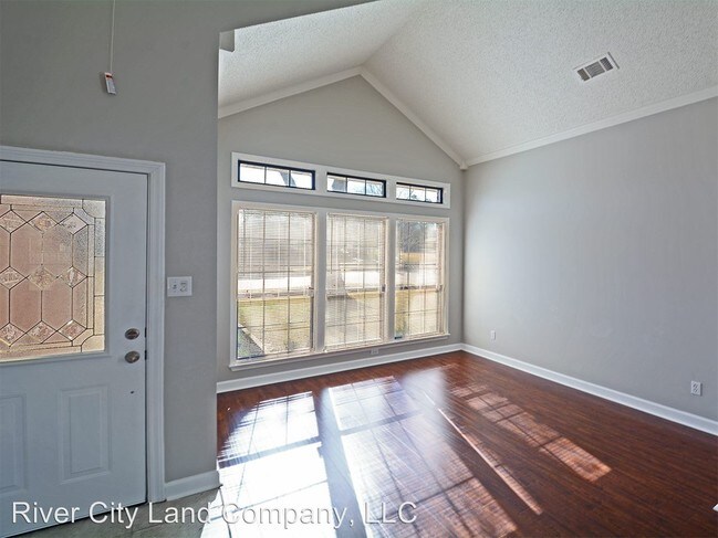 Building Photo - 3 br, 2.5 bath House - 5458 Pine Oak Ln