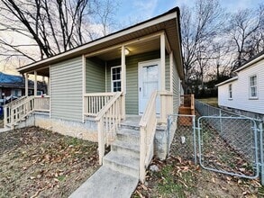 Building Photo - 4619 Kirkland Ave