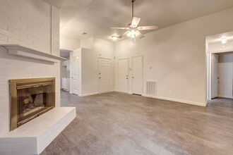 Building Photo - 3835 Brookwind Dr