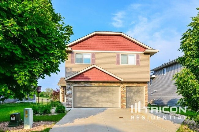 Building Photo - 9348 Golden Pond Ln N