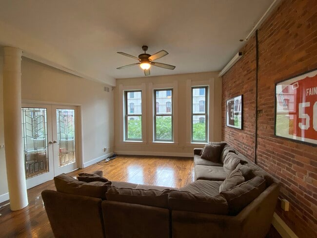Building Photo - 408 W Saint Clair Ave