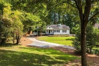 1311 Roxboro Dr NE
