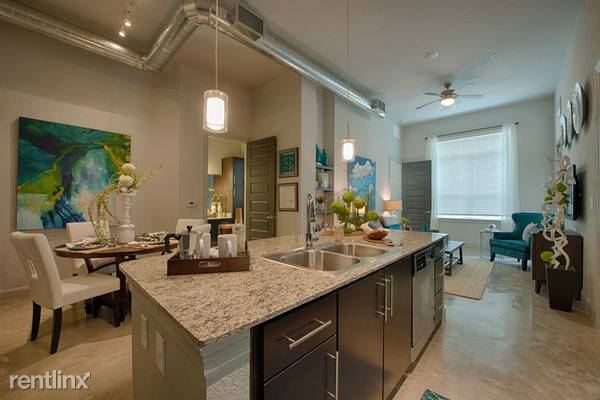 Building Photo - 4760 Westheimer Rd