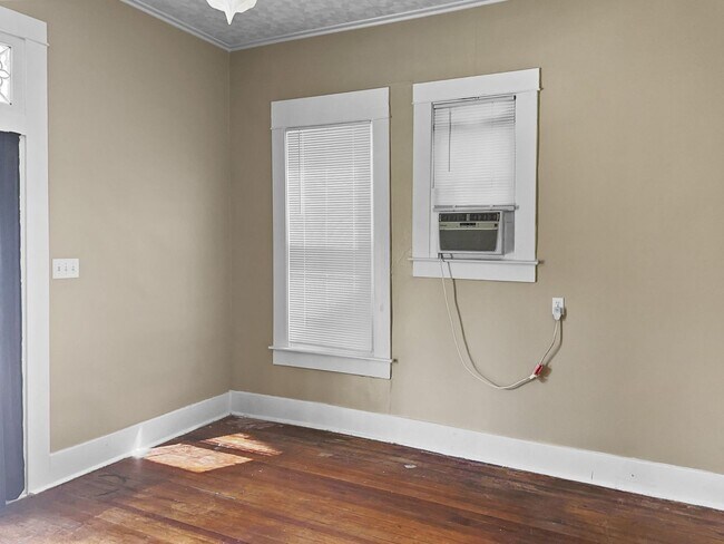 Foto del edificio - 713 E Euclid Ave