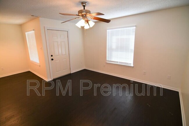 Building Photo - 6212 Stumberg Ln