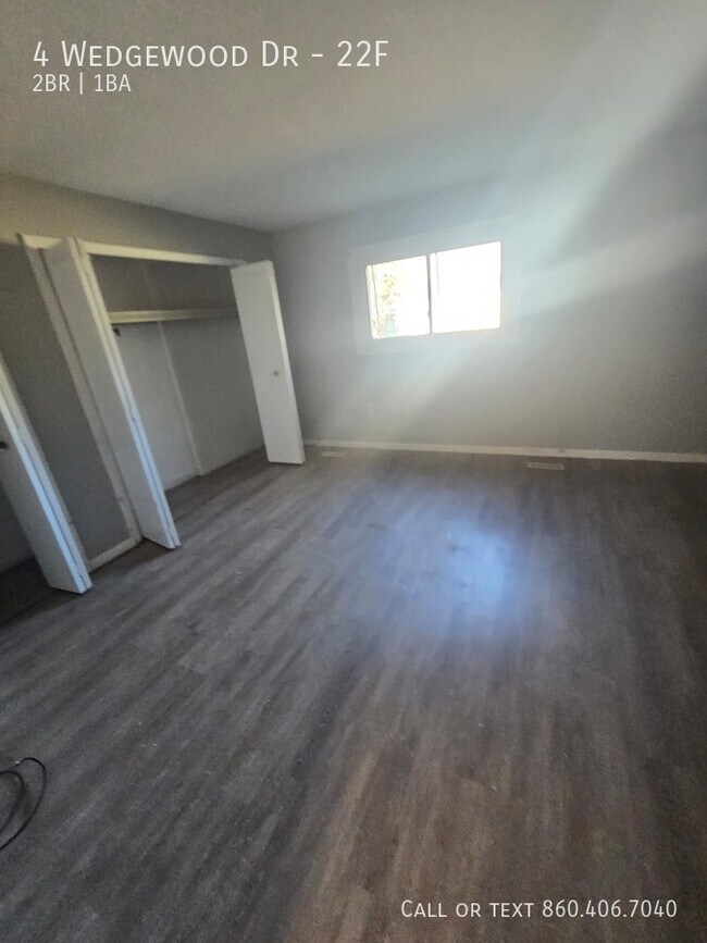 Foto del edificio - 4 Wedgewood Dr