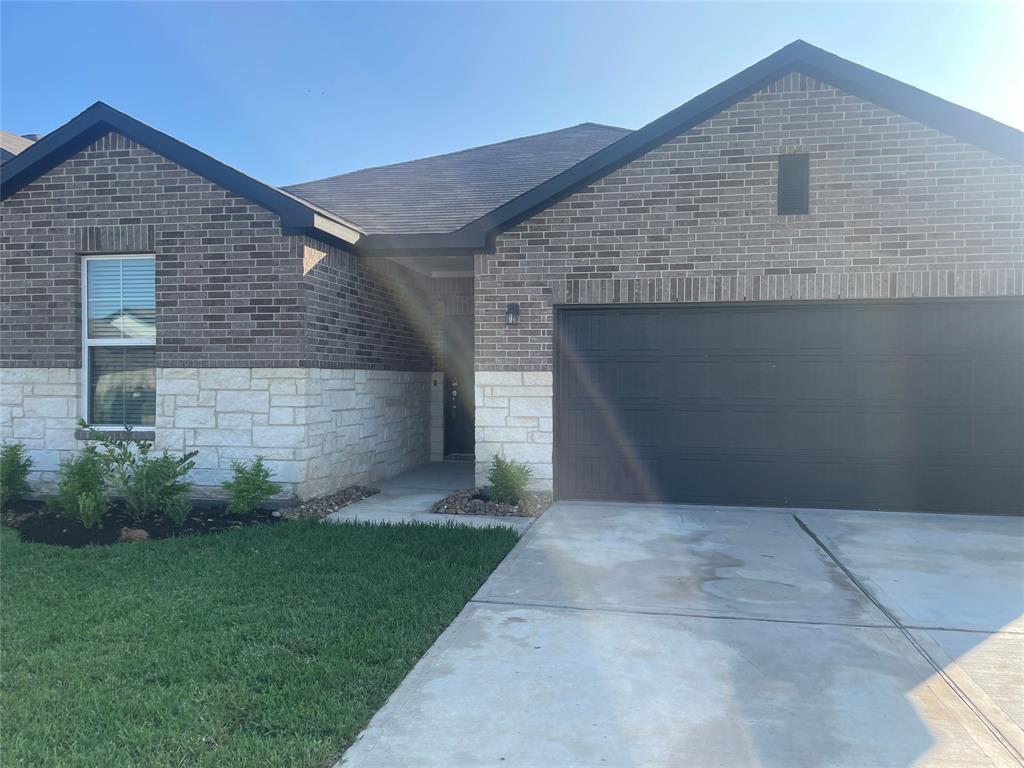 Foto principal - 11885 Whirlaway Dr