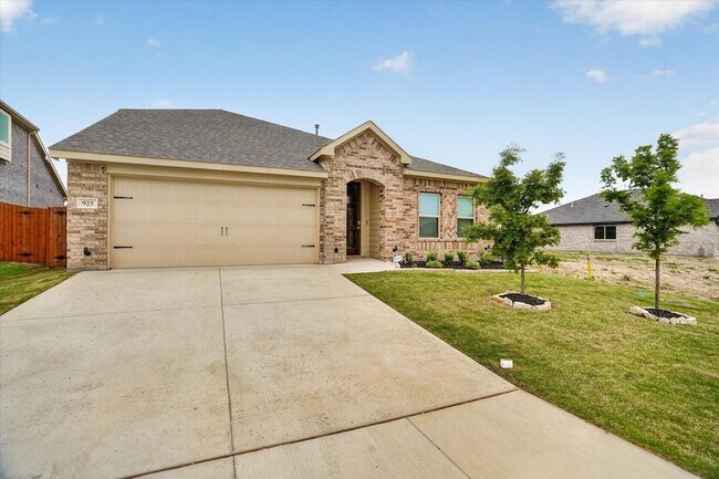 Building Photo - 925 Creekhollow Dr