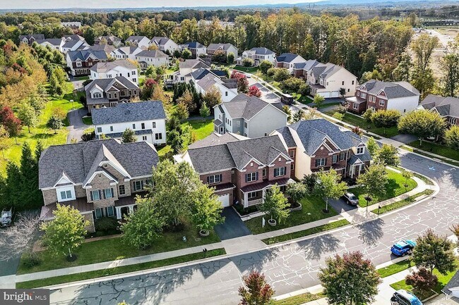 Building Photo - 42229 Majestic Knolls Dr