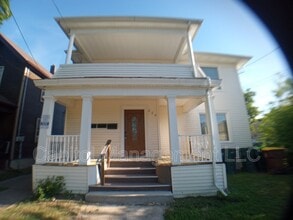 Building Photo - 229 W Lapeer St