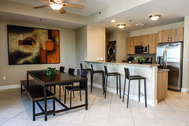 Dining area - 110 W Fremont St
