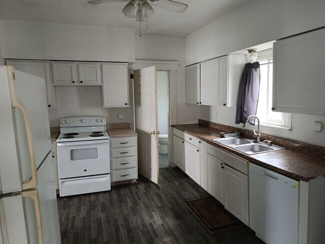 Building Photo - Charming 3BR House in Columbus