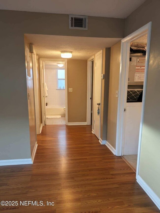 Building Photo - 408 13th Ave N