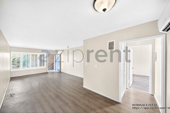Building Photo - 1435 N Fairfax Ave