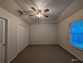 Building Photo - 956 Misty Acres Dr