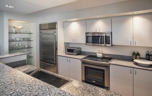 Building Photo - 2125 1st Ave