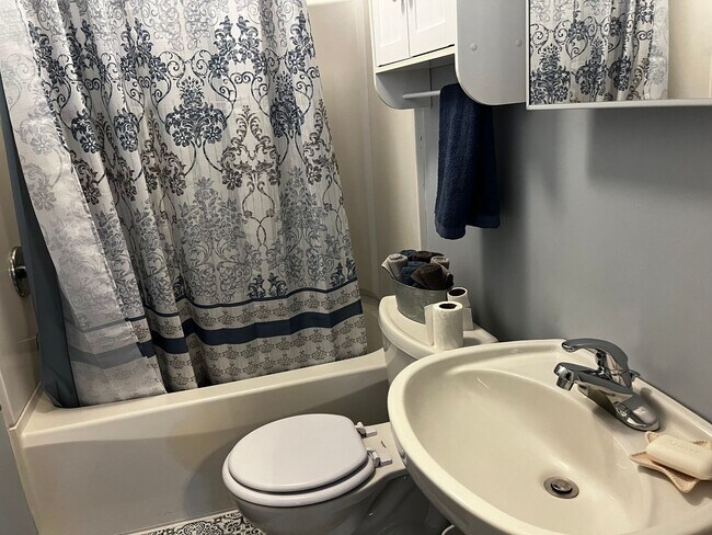 Foto del edificio - Welcome to this charming 1 bedroom, 1 bath...