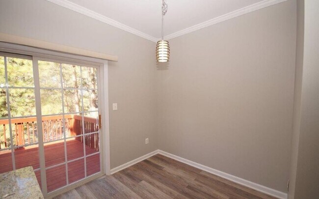 Building Photo - 5563 Vista View Ct